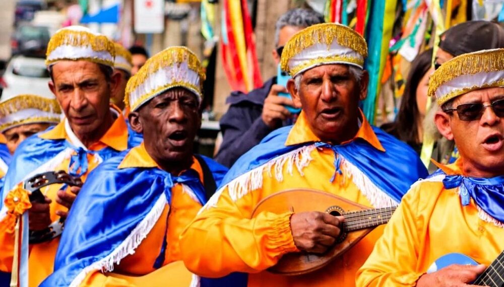 Registros da apresentação do Terno de congadas Rainha das Águas de Lambari na cidade de são Tomé das letras - Foto: Karina Vilas Boas