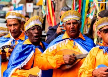 Registros da apresentação do Terno de congadas Rainha das Águas de Lambari na cidade de são Tomé das letras - Foto: Karina Vilas Boas