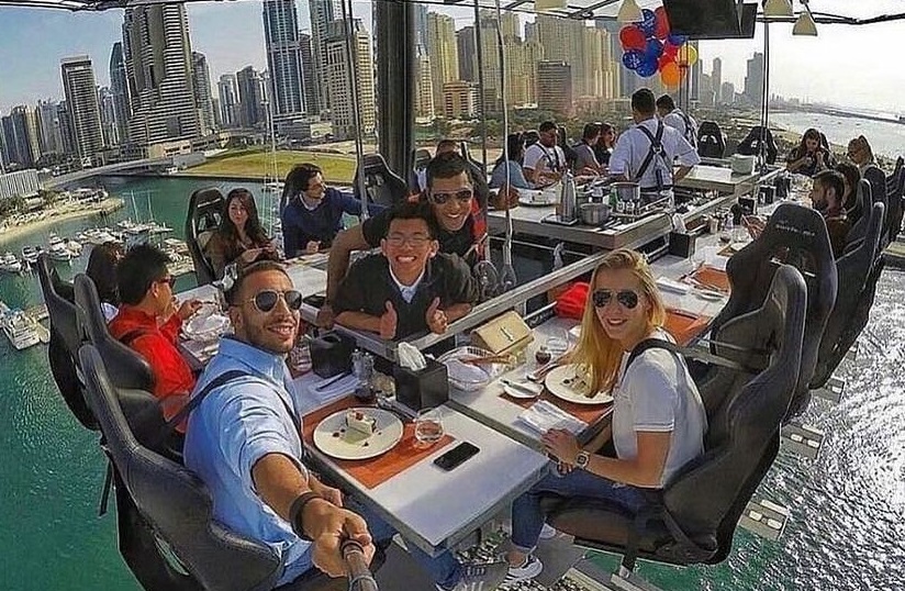 Sunset combina gastronomia de alto nÃvel, vista privilegiada e atmosfera imersiva na temporada 2026 - Foto: Divulgação