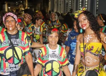 Agremiação do Centro de São Luís prepara um cortejo multicolorido na Festa do Bloco Os Foliões, O Dia do Caçador - Foto: Divulgação