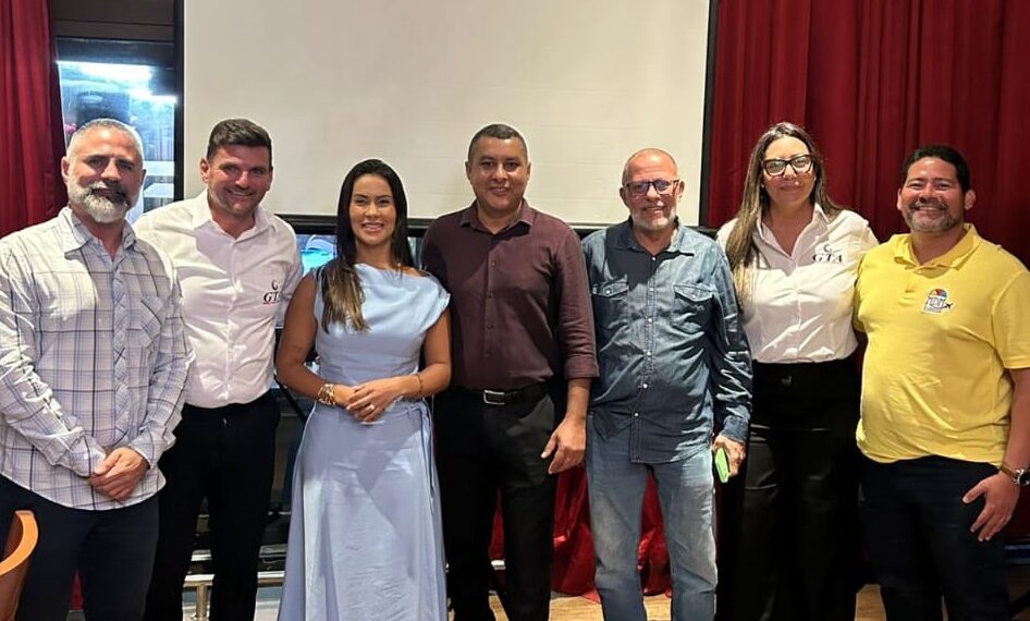 Saulo Santos, secretário de Turismo de São Luís; Luciano de Camargo, executivo da GTA; Dayanna Barbosa, Abav/MA; Geilson Gomes, Amadeu Lisboa, Cynthia Rezende, coordenadora comercial da GTA e Paulus Alexandre - Foto: Divulga