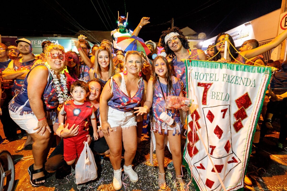 Festival de Marchinhas, matinés para as crianças na praça, desfile de escola de samba da cidade e blocos diversos na festa carnavalesca de Socorro - Foto: Divulgação
