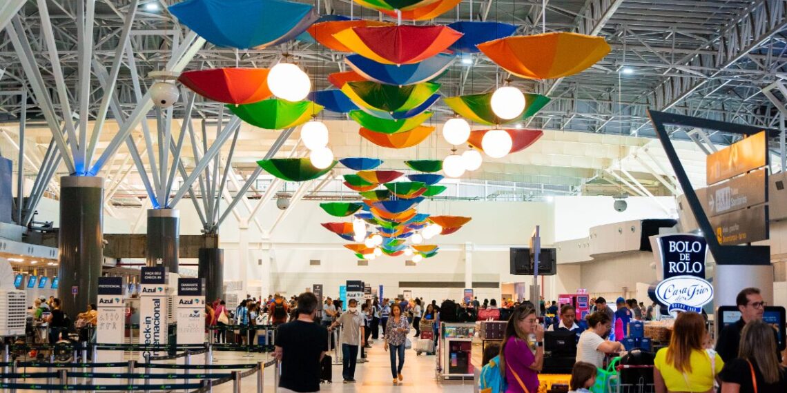 Setor registra o maior mês da história, com 12,37 milhões de passageiros, e projeta melhor Carnaval da história. No detalhe, o aeroporto do Recife - Foto: Divulgação