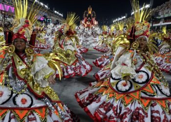 Desfiles do Rio de Janeiro, um espetáculo de fantasias, cores e samba - Foto: Arquivo Pexels