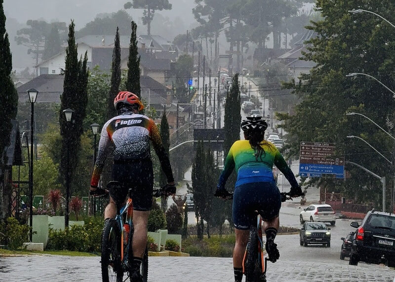 Nem a chuva que caiu em Monte Verde no último domingo atrapalhou os passeios 7 Picos e Pedal nas Montanhas - Foto: Divulgação