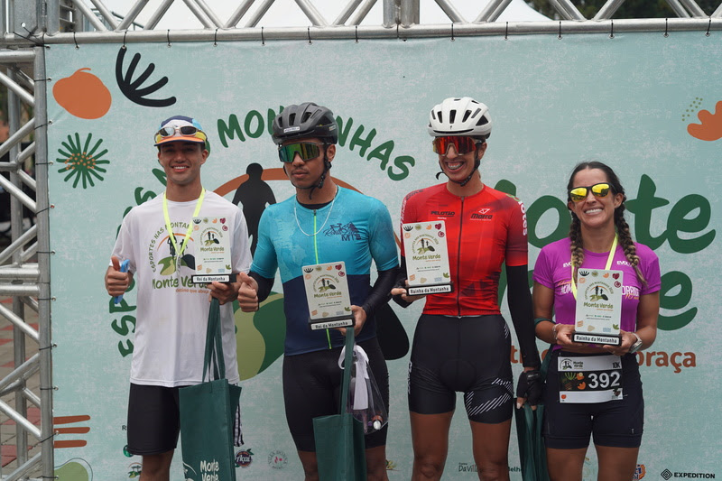 Kevin Marcondes (de camiseta branca) e os demais vencedores dos desafios "Rei e Rainha da Montanha" - Foto: Divulgação