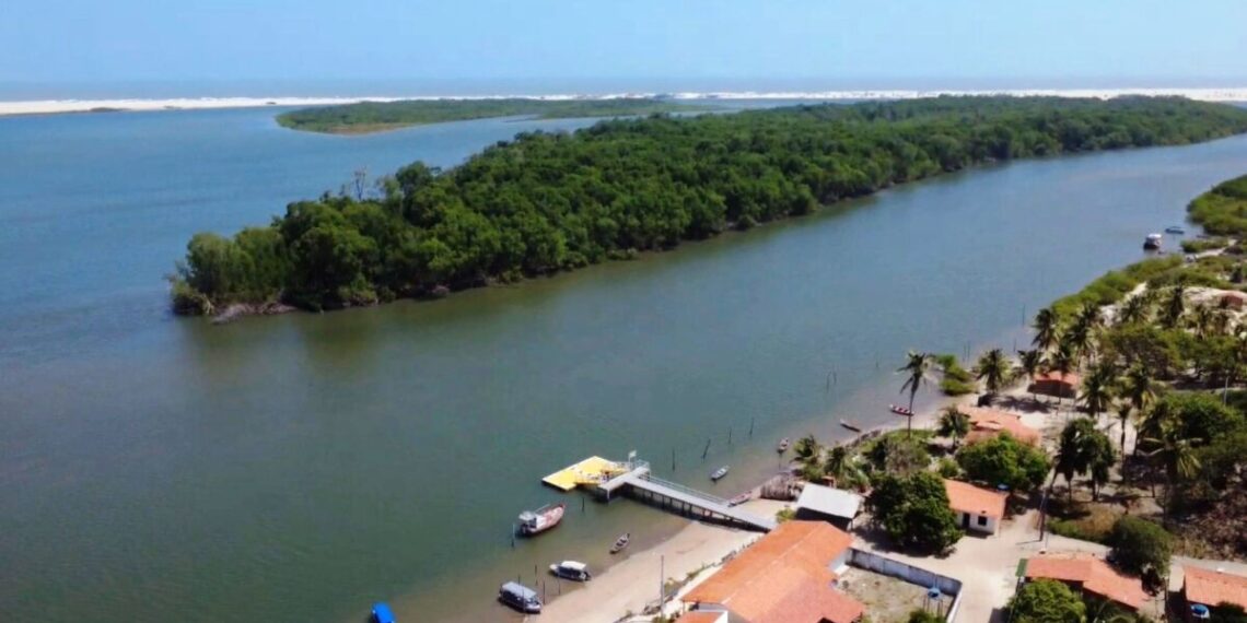 A sinalização turística da Trilha Farol Preguiças no sentido Bar da Hora a Mandacaru - Foto: Divulgação