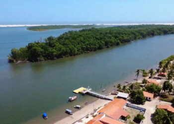 A sinalização turística da Trilha Farol Preguiças no sentido Bar da Hora a Mandacaru - Foto: Divulgação