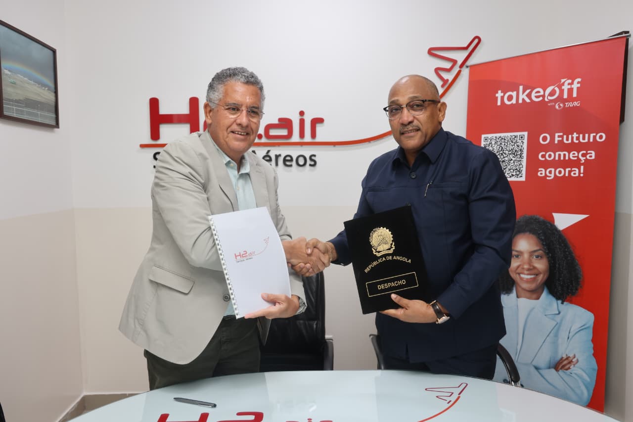 Carlos Alberto Godinho Gomes (H2AIR) e Nelson de Oliveira (TAAG) - Foto: Divulgação