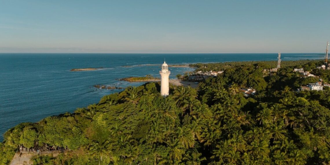 Farol de Morro de São Paulo, um dos cartões-postais do destino baiano que recebe entre 6 e 10 de abril de 2026 a segunda edição do Workshop Visite Morro - Foto: Divulgação
