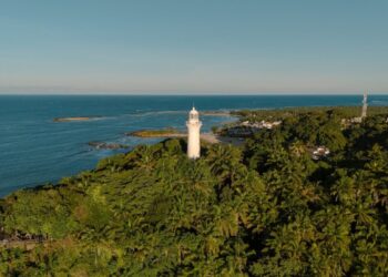 Farol de Morro de São Paulo, um dos cartões-postais do destino baiano que recebe entre 6 e 10 de abril de 2026 a segunda edição do Workshop Visite Morro - Foto: Divulgação