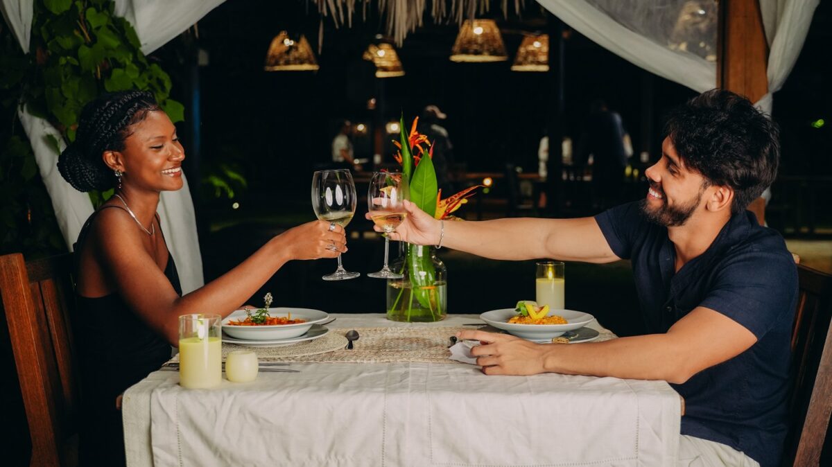 Restaurante Okarú, um dos mais bem avaliados de Atins, vai organizar experiências gastronômicas especiais na Semana Santa - Foto: Leo Castro