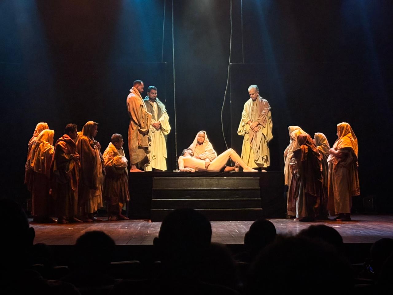 Jesus de volta aos braÃ§os da MÃ£e, apÃ³s ser feita a Vontade do Pai - - Ascom/Coteatro