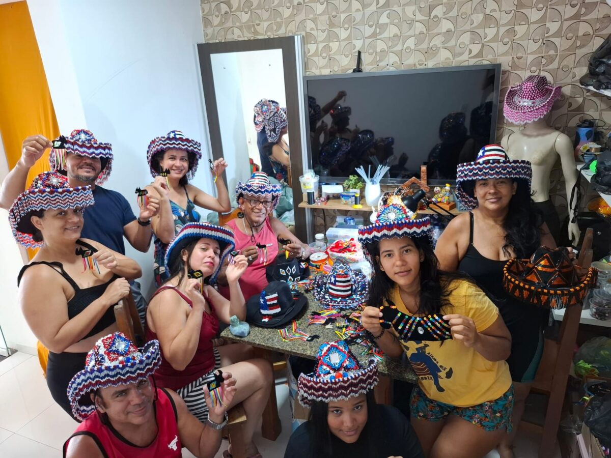Bordadeiras reunidas transformam linhas e saberes em renda e tradição no Maranhão - Foto: Geíza Batistta - Foto: Divulgação