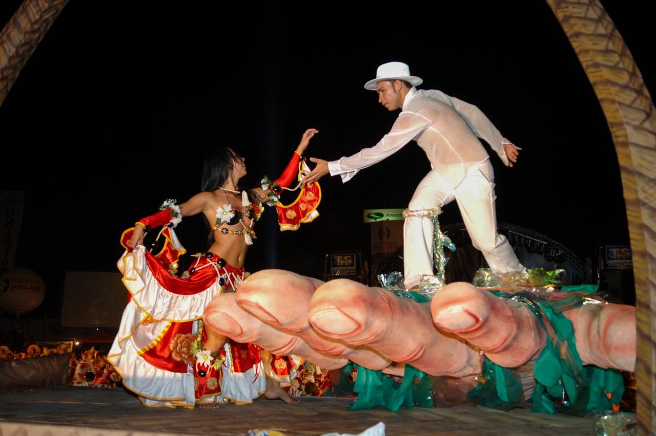 Roteiro combina natureza e vivências autênticas, com destaque para o Festival do Sairé em setembro - Foto: João Ramid (Imagem em destaque na Exposição Mulheres da Amazônia)