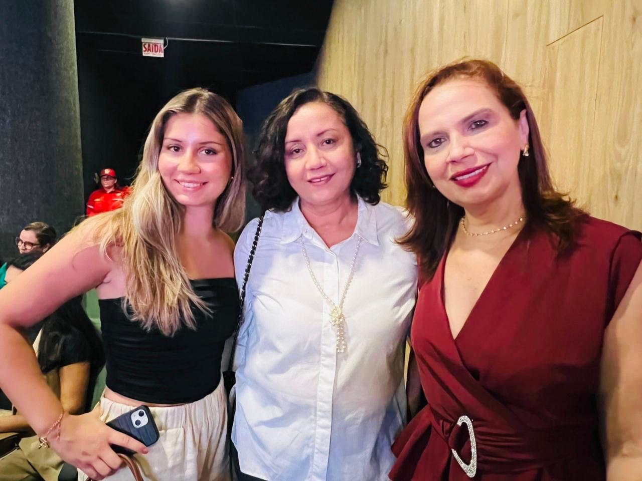 Joana com a mãe Marisa Cavalcante e Flávia Vasconcelos (Sebrae-MA) - Foto: Danielle Vieira
