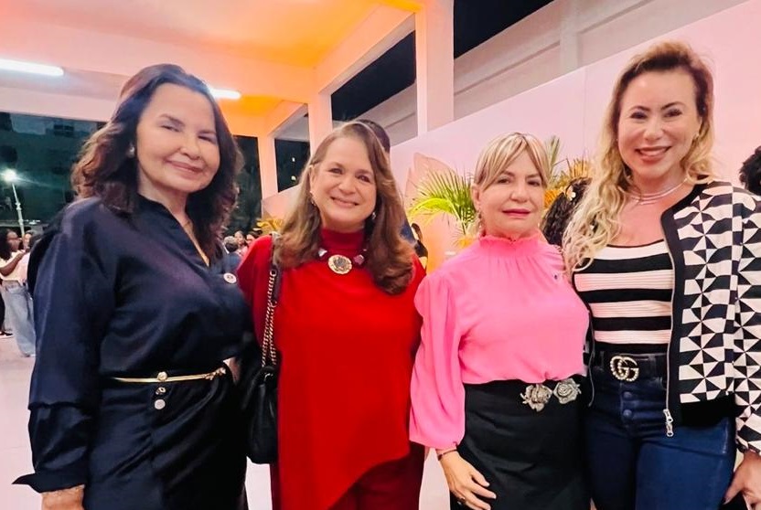 As empresárias Ana Izabel Fernandes Azevedo (ACM Mulher), Adriana Vieira (InterMídia), Lou Marques e Emanuelle Schiavotello Mendonça - Foto: Danielle Vieira