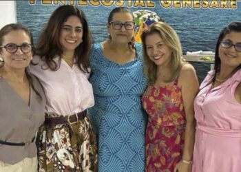 Patrícia Azevedo emoldurada por lideranças como a pastora Ivanildes Nunes Fonseca e as jornalistas Rubenita Carvalho, Ironara Pestana e Halda - Foto: Divulgação  