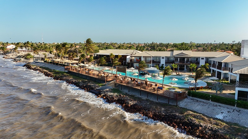 O complexo do Oiti Beach Resort fica instalado em frente à praia de São José, em Tutóia - Foto: Divulgação