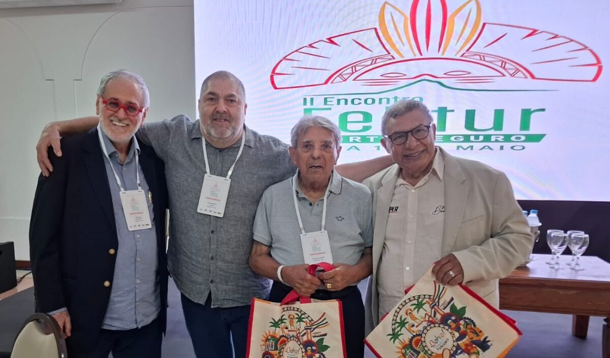 Arnaldo Moreira (RJ, Gutemberg Bogéa (MA), Carlos Cassaes (BA) e Benneh Amorin (BA), N mesmo – Foto: Gabriel Santana