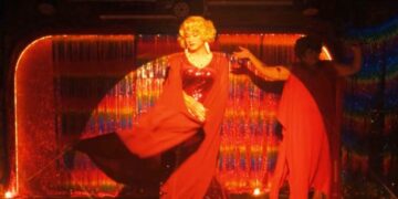 O filme é uma dramédia ambientada no universo drag - Foto: Divulgação