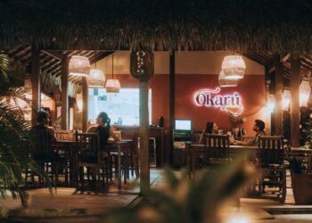Reconhecido pela excelência, o Okarú promove curadorias gastronômicas que traduzem a identidade dos Lençóis Maranhenses – Foto: Allan Vierne