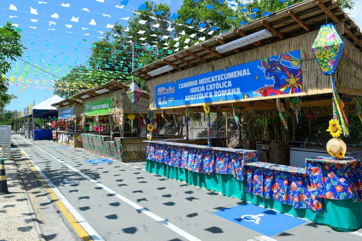 Barracas padronizadas, comidas típicas retratam a tradição junina no Arraial da Assembleia Legislativa - Foto: Divulgação