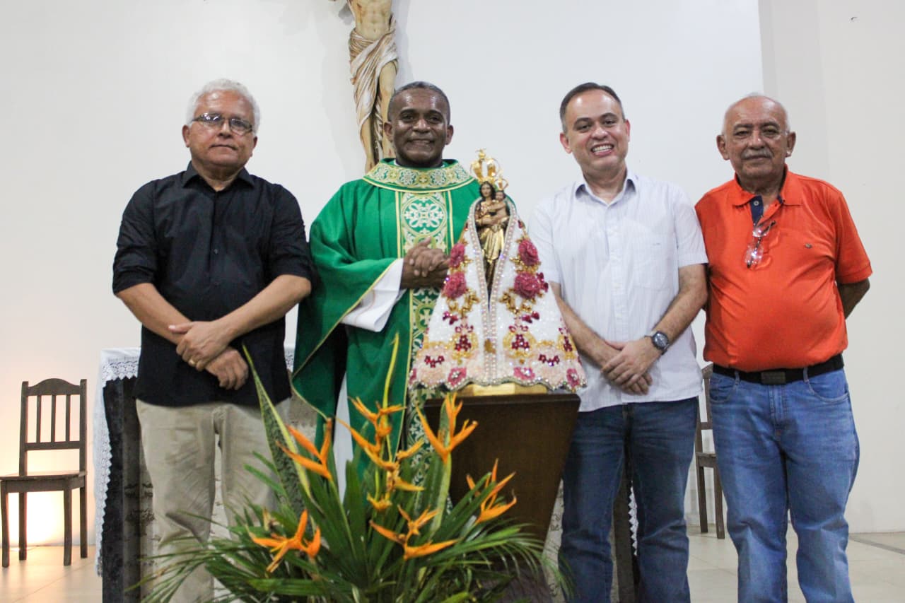 Washington Luiz Maciel Cantanhêde, Padre Rozivaldo Freitas Moraes, o deputado estadual Catulé Júnior, autor da proposição de reconhecimento imaterial da festa e João Nazaré Cantanhede Costa - Foto: Divulgação