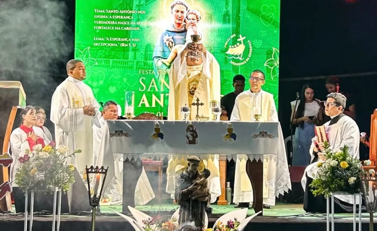 Uma festa marcada por orações e reflexões em treze dias de muita fé e gratidão – Foto: Divulgação