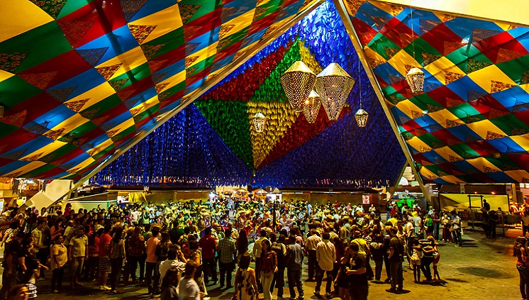 Além dos festejos, a temporada junina movimenta setores como hospedagem, alimentação, comércio e transporte - Foto: Divulgação