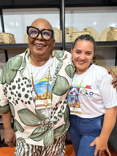 Rosangela Ludovico e artesãs quilombolas fortalecem a transmissão de conhecimentos - Foto: Geísa Batistta