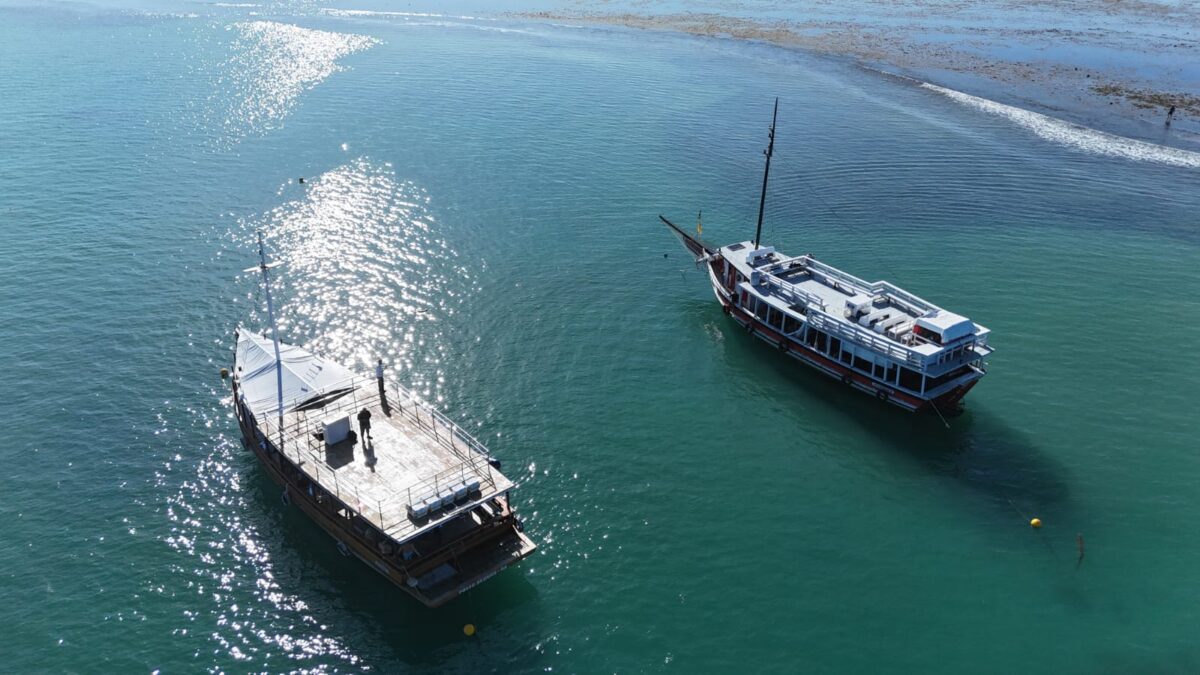 O Recife de Fora é área protegida e acessível somente por barcos -Foto: Gutemberg Stolze