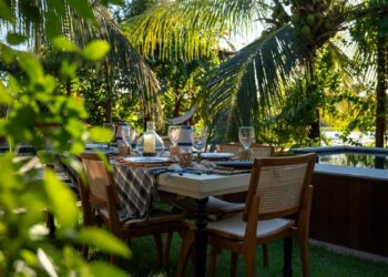 Uma experiência exclusiva, marcada pelo silêncio, pelo conforto e pelo contato direto com dunas, lagoas e jardins tropicais - Foto: Divulgação