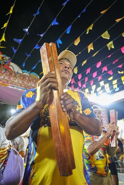 No ritmo das matracas, o boi ecoa sons por toda a cidade de São Luís - Foto: Gilson Ferreira