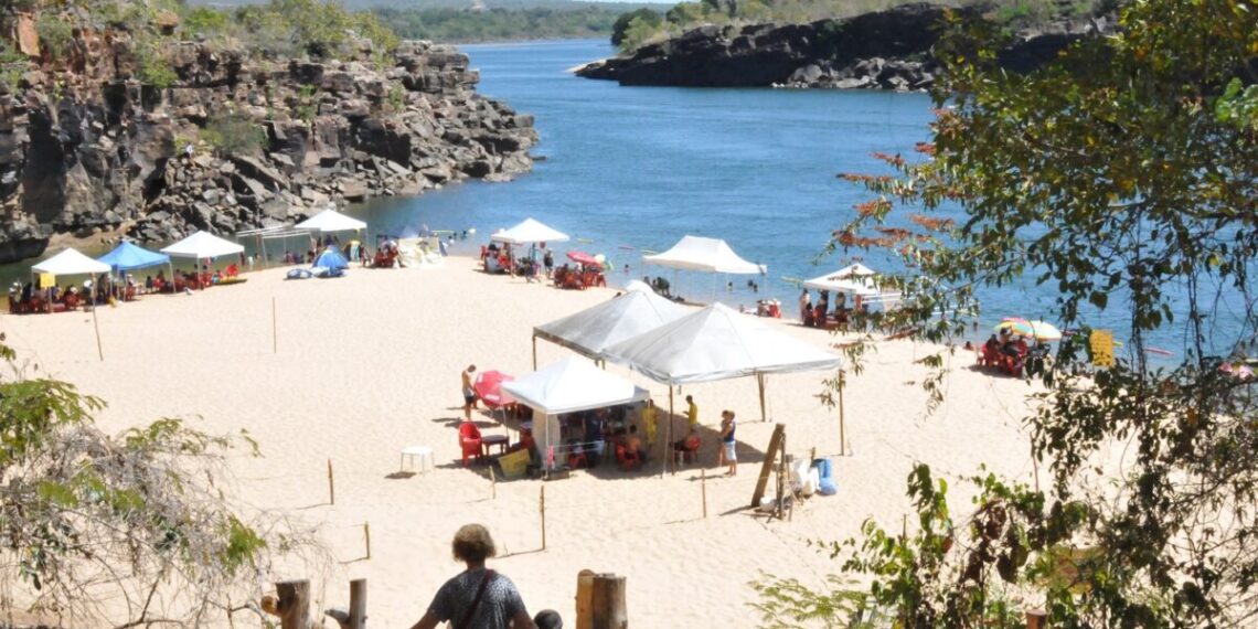 A Praia do Paredão, no município de Miracema, é considerada uma das mais lindas do Tocantins - Foto: Juliana Carneiro