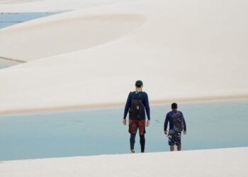 Há lagoas quase intocadas nos Lençóis Maranhenses, acessadas apenas durante o trekking – Foto: Leo Castro