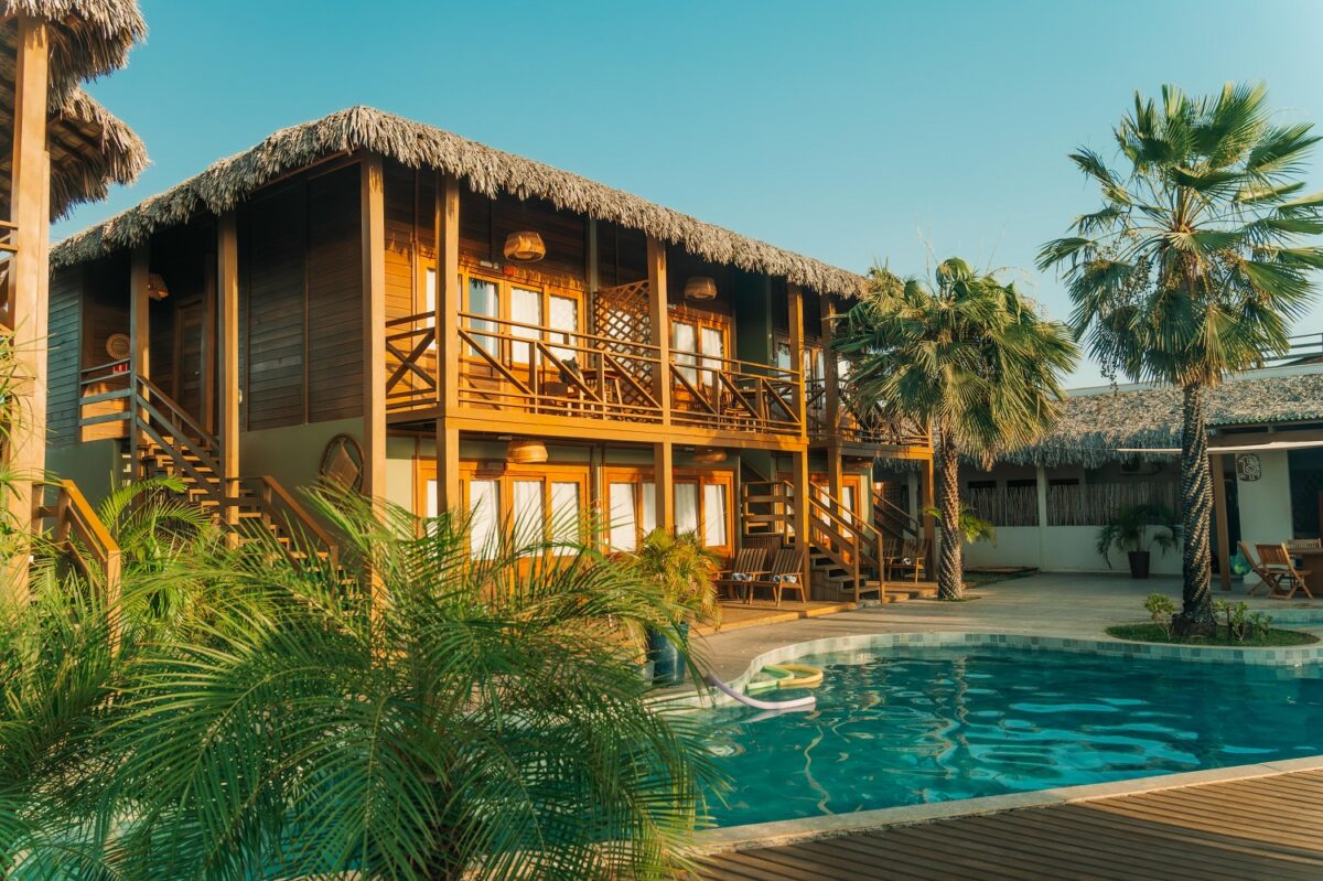Com 20 suítes e área de lazer completa, Vila Aty é uma das hospedagens mais bem avaliadas da região dos Lençóis Maranhenses – Foto: Christian Mídia