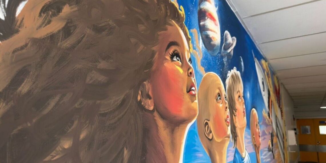 O mural pintado pela artista Agatha Souza, no Hospital Aristides Maltez, retrata a força dos sonhos das crianças e sua crença no futuro. Arte como símbolo de apoio aos pacientes – Foto: Divulgação