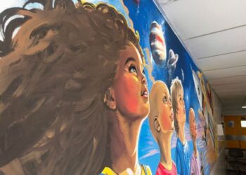 O mural pintado pela artista Agatha Souza, no Hospital Aristides Maltez, retrata a força dos sonhos das crianças e sua crença no futuro. Arte como símbolo de apoio aos pacientes – Foto: Divulgação