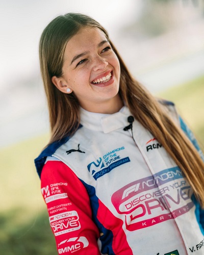 Vicky Farfus fez história como a primeira mulher no top 5 da Copa do Mundo de Kart da FIA - Foto: Divulgação