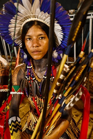 Yakryxi Xypaia representa uma nova geração de mulheres indígenas que preservam a cultura ancestral e amplificam a voz dos seus povos – Foto: João Ramid