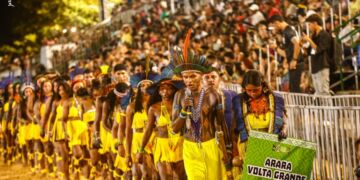 Nos Jogos do Xingu, a entrada das delegações é também um desfile de cultura, ancestralidade e pertencimento – Foto: João Ramid