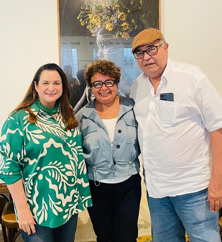 A jornalista Adriana Vieira com a Chef Leila Carreiro e o jornalista e Pres, da Febtur Gorgônio Loureiro - Foto: Divulgação
