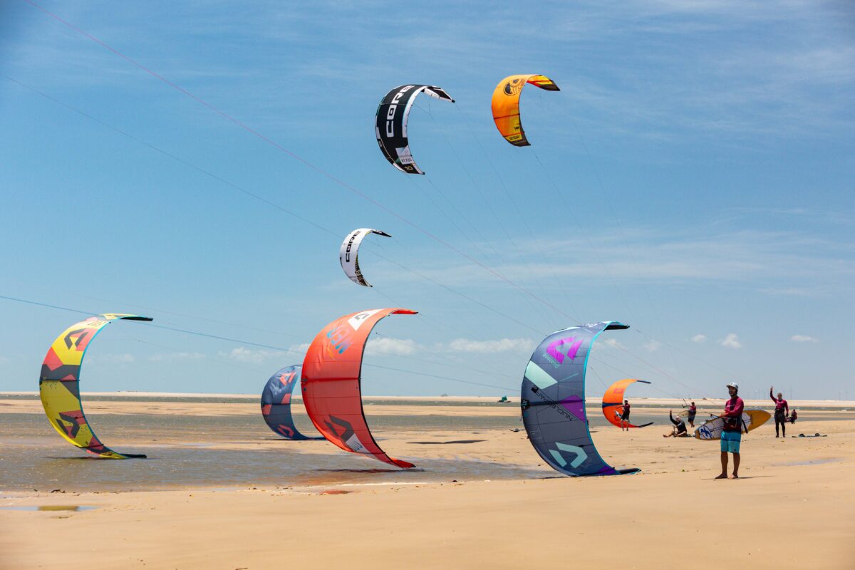 Kitesurf no Delta do Parnaíba proporciona contato direto com um dos mais importantes fenômenos naturais do país - Foto: Rômulo Duarte