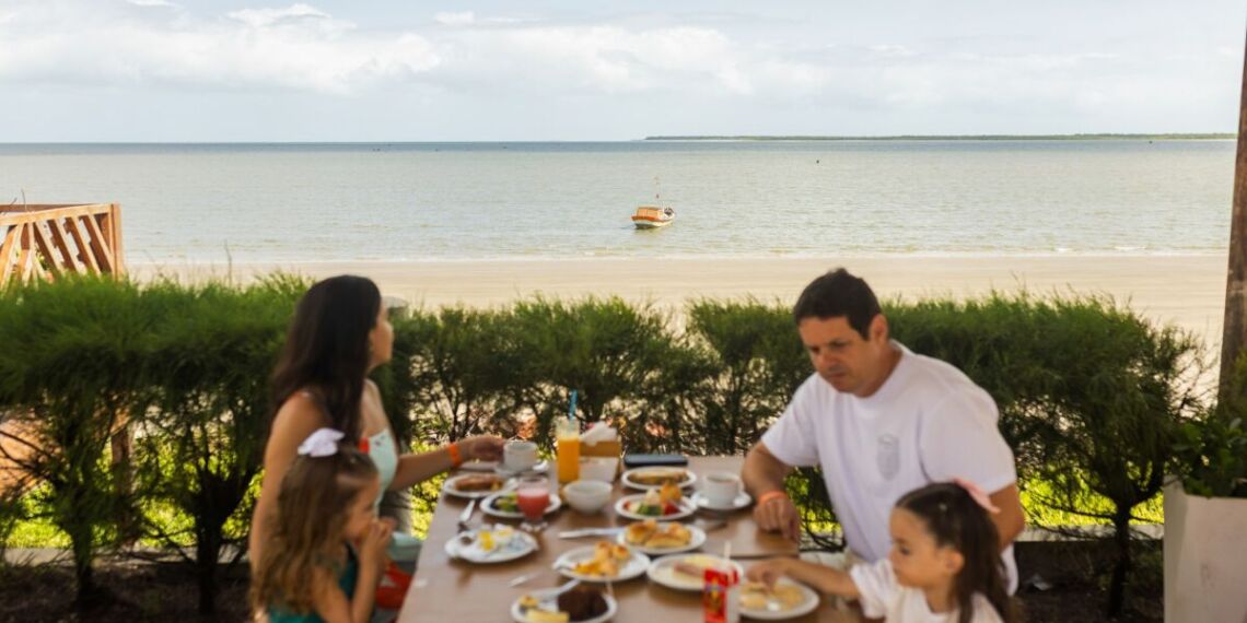 Gastronomia de alto padrão com vista para o mar eleva o clima de contemplação e relaxamento no Oiti Beach Resort – Foto: Samuel Teixs