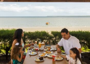 Gastronomia de alto padrão com vista para o mar eleva o clima de contemplação e relaxamento no Oiti Beach Resort – Foto: Samuel Teixs