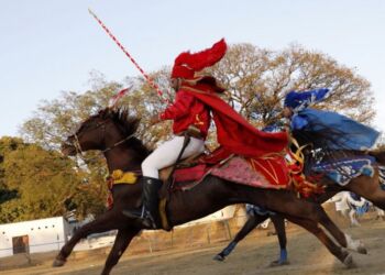 Cavalhadas de Taguatinga misturam fé e folclore em um espetáculo que encena batalhas medievais Foto: Adiel Ponte