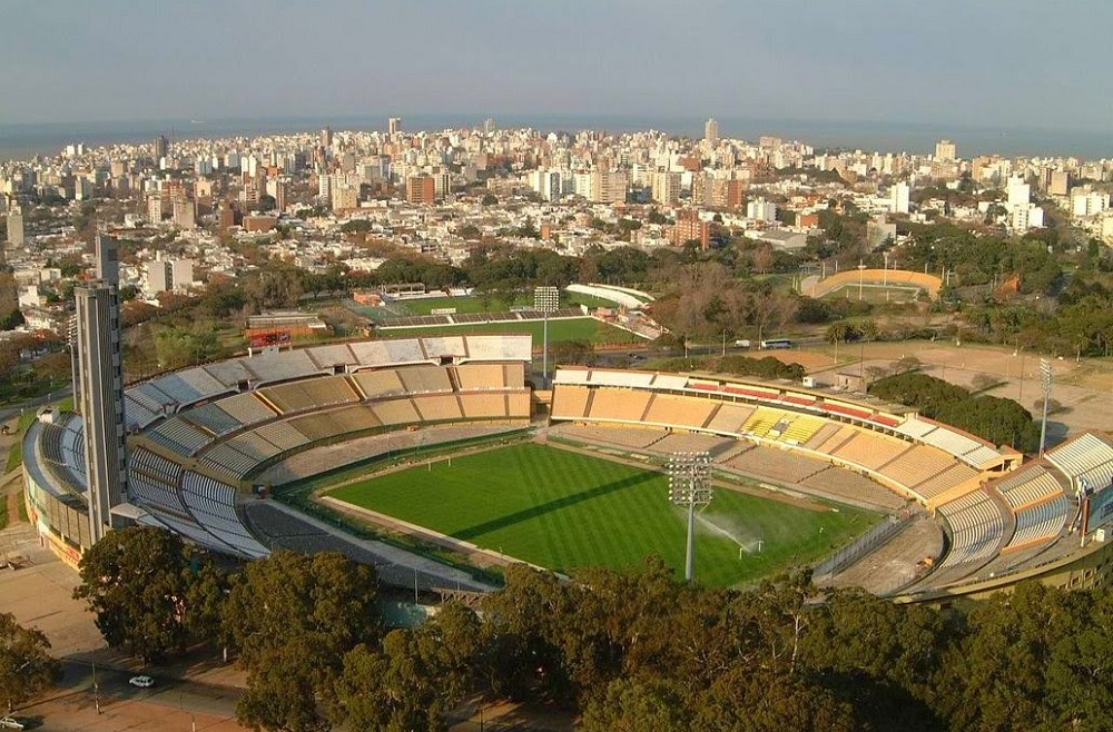 ornalistas e Comunicadores irão visitar o lendário Estádio Centenário e Museu do Futebol com relíquias que contam a história do futebol uruguaio e mundial - Foto: Divulgação