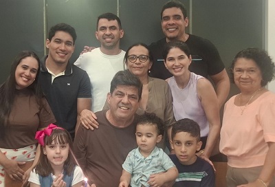 Um momento de festejar Reginaldo Telles e sua nova idade – Foto: Divulgação