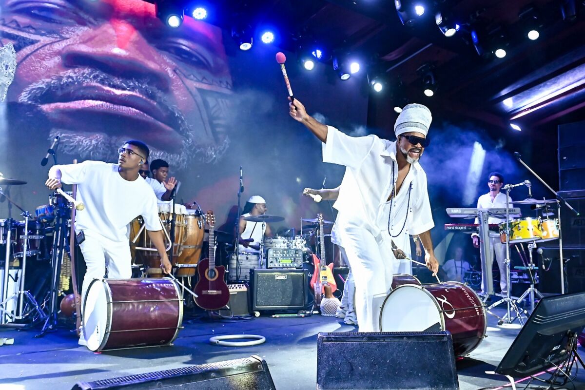 Show do Carlinhos Brown no Tivoli Tropical 2026 - Foto: Jefferson Peixoto